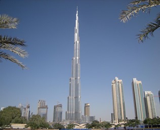 Burj Khalifa place to enjoy in Dubai